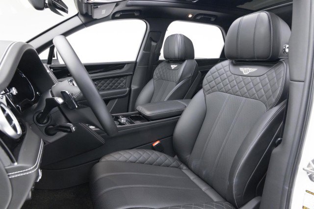 Used 2017 Bentley Bentayga image 8