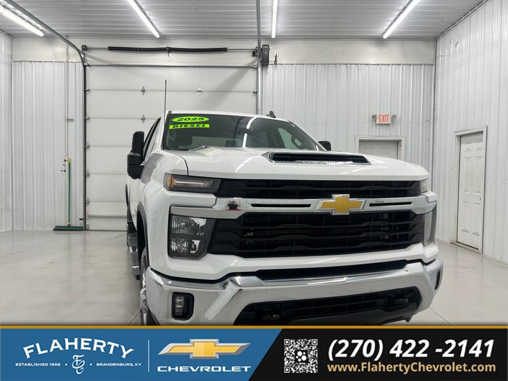 Used 2025 Chevrolet Silverado 2500 LT w/ Convenience Package AWD/4WD image 1