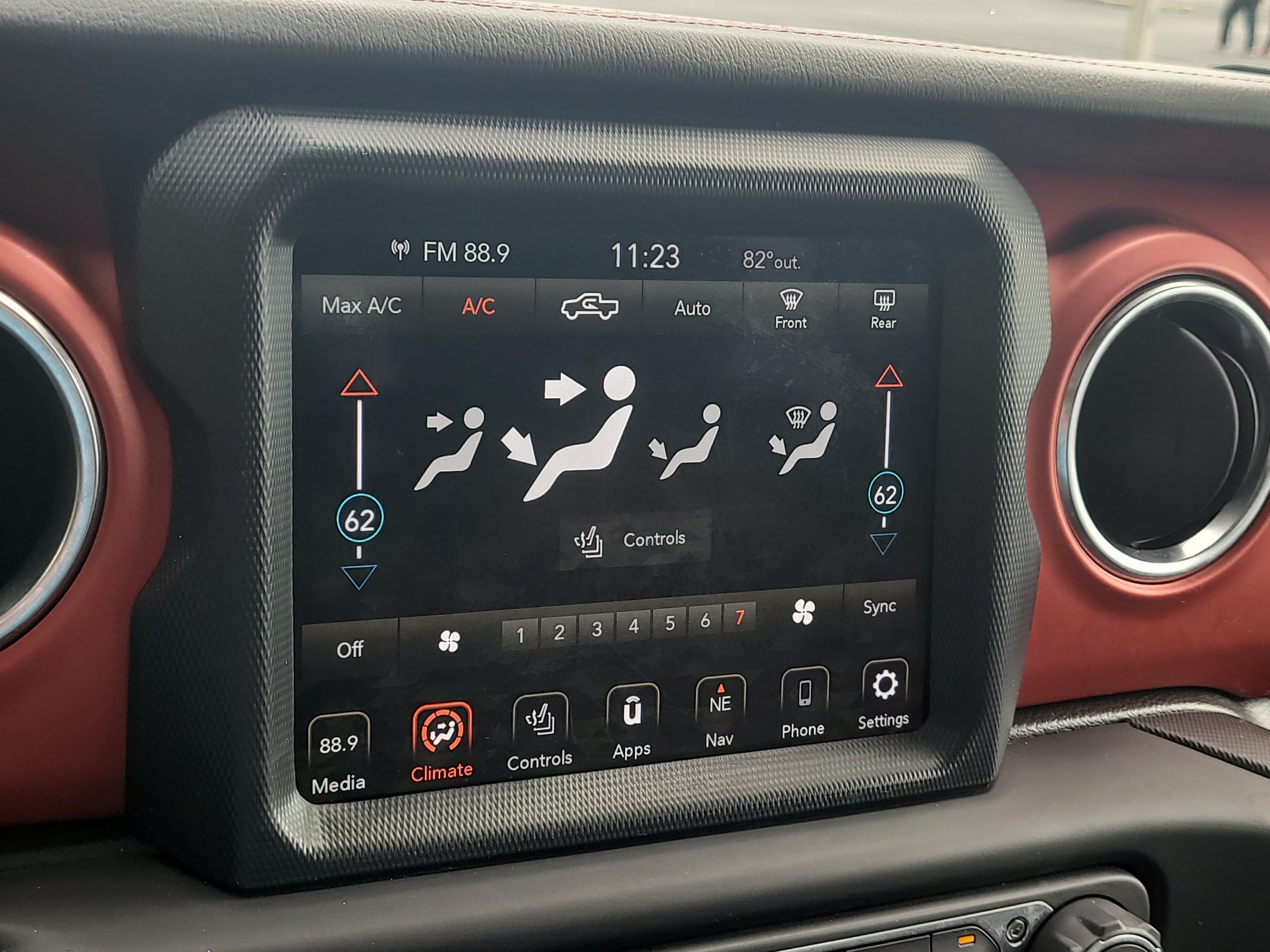 Used 2020 Jeep Gladiator Rubicon AWD/4WD image 24