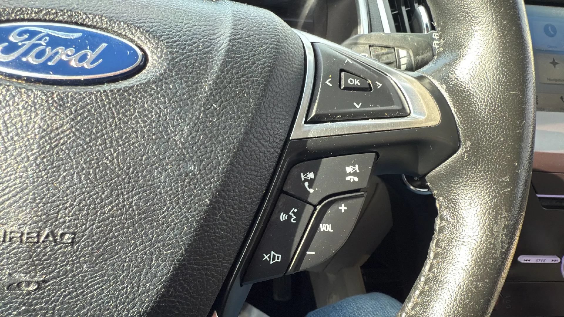 Used 2016 Ford Edge Titanium w/ Technology Package AWD/4WD image 11