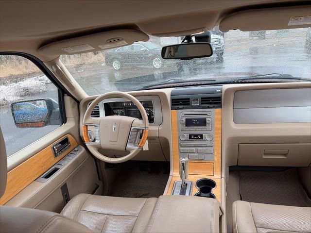 Used 2010 Lincoln Navigator 4WD image 27