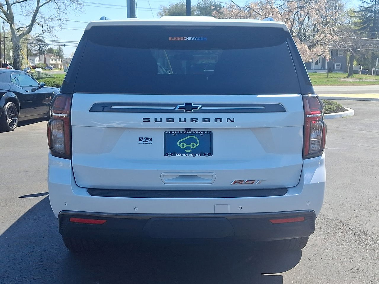Certified 2022 Chevrolet Suburban RST w/ Luxury Package AWD/4WD image 23