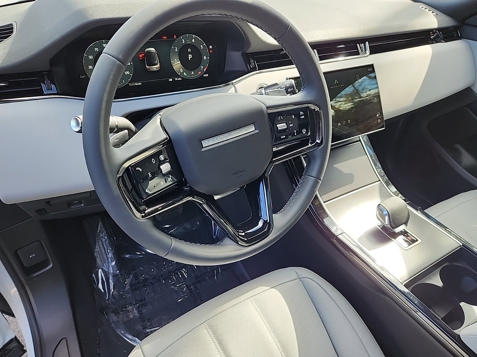 Certified 2026 Land Rover Range Rover Evoque S image 15