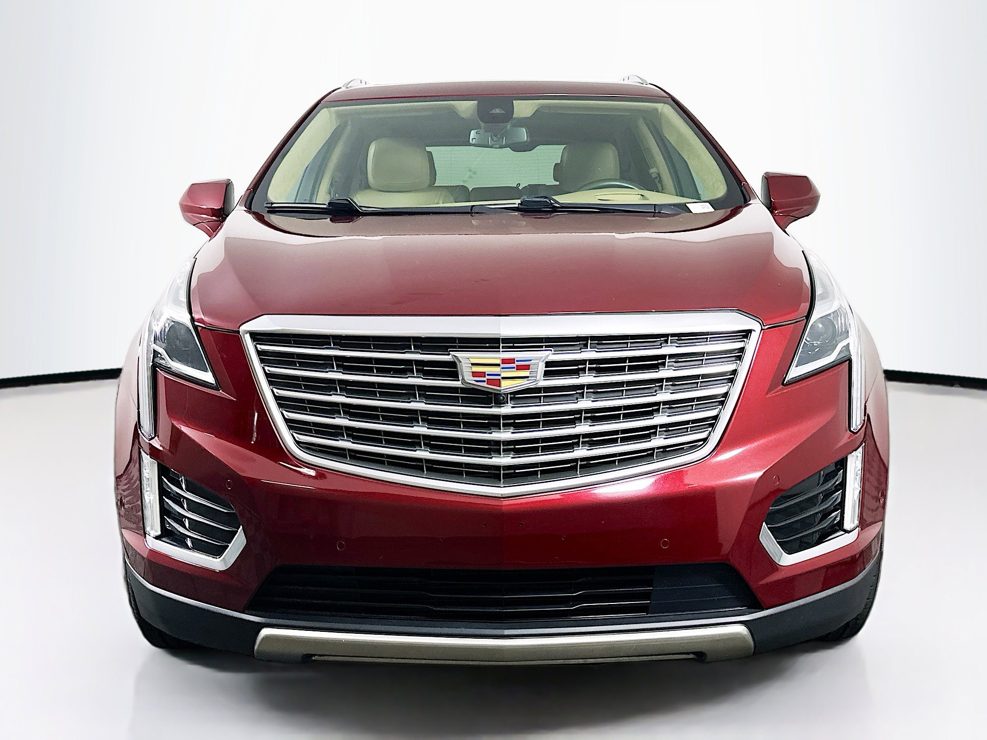 Used 2017 Cadillac XT5 Platinum w/ Driver Assist Package AWD/4WD image 2