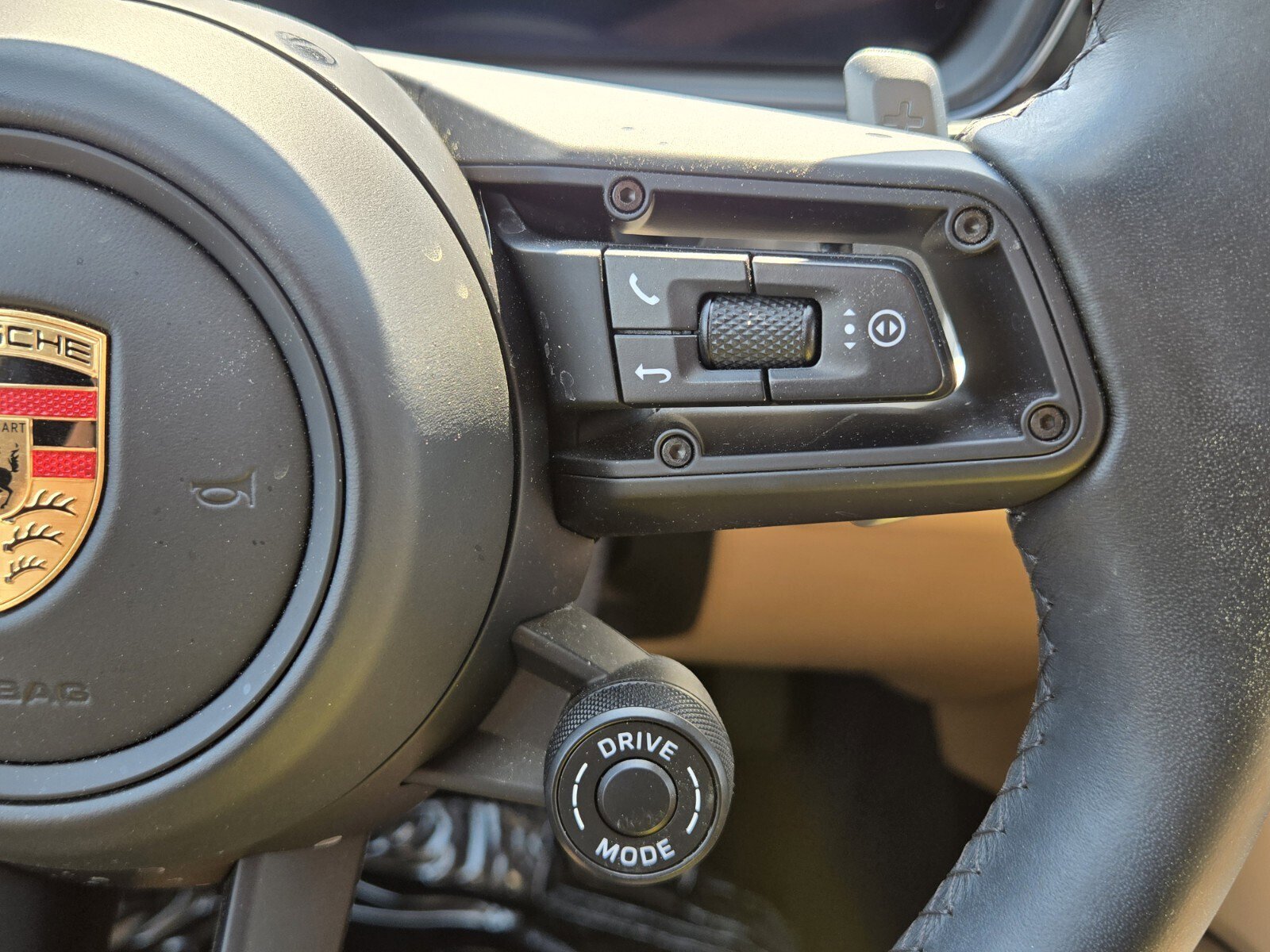 Used 2025 Porsche Cayenne Coupe image 26