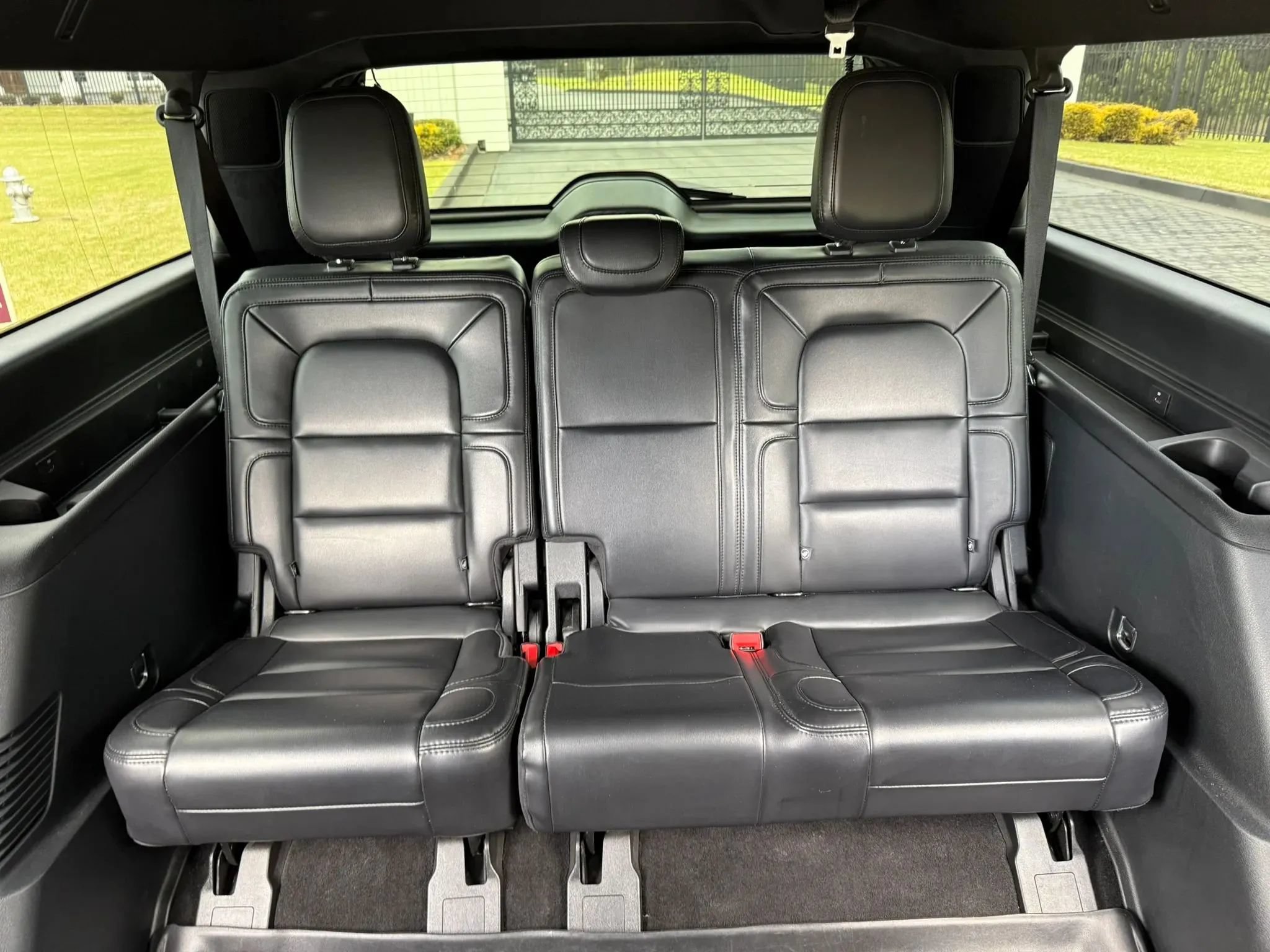 Used 2021 Lincoln Navigator L Reserve AWD/4WD image 21