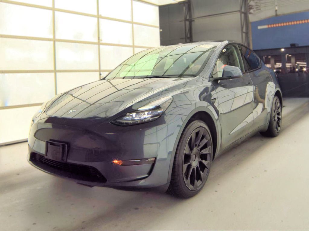 Used 2023 Tesla Model Y Long Range AWD/4WD image 2