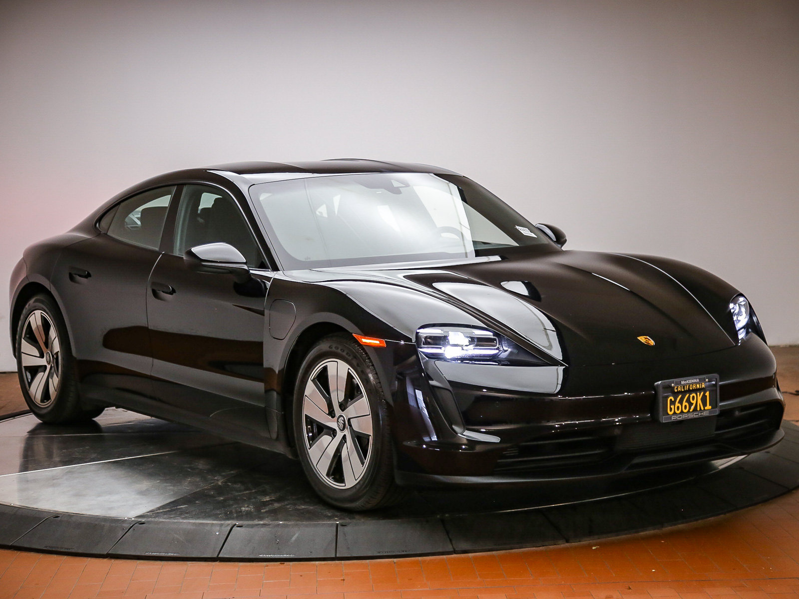 Certified 2023 Porsche Taycan RWD image 9