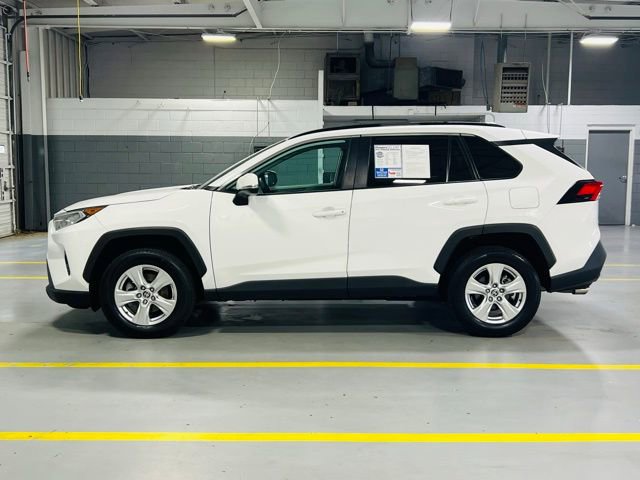 Used 2021 Toyota RAV4 XLE w/ Convenience Package FWD image 17