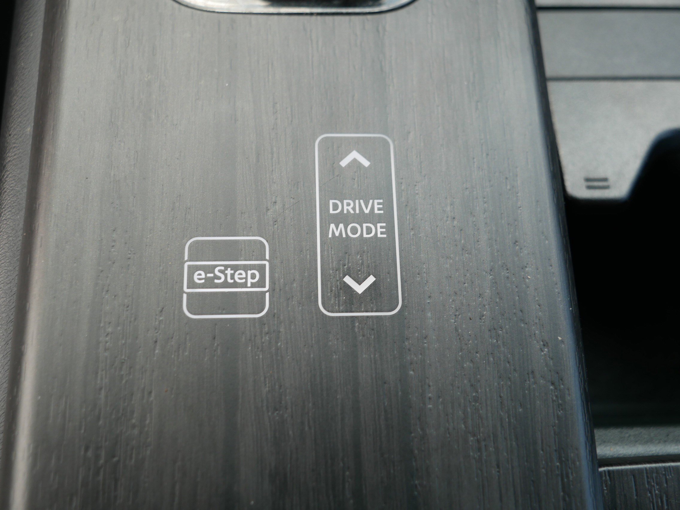 Certified 2023 Nissan Ariya AWD image 31