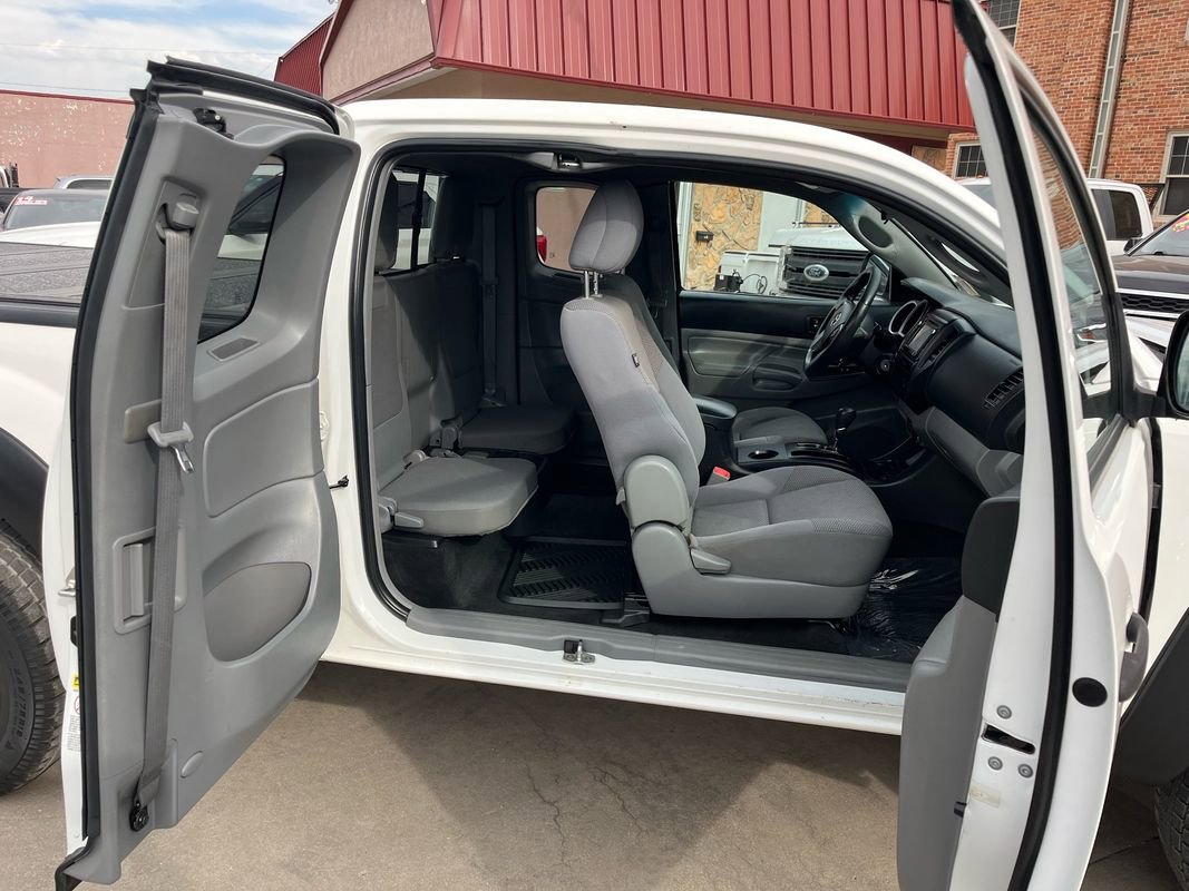 Used 2015 Toyota Tacoma 4x4 Access Cab image 21