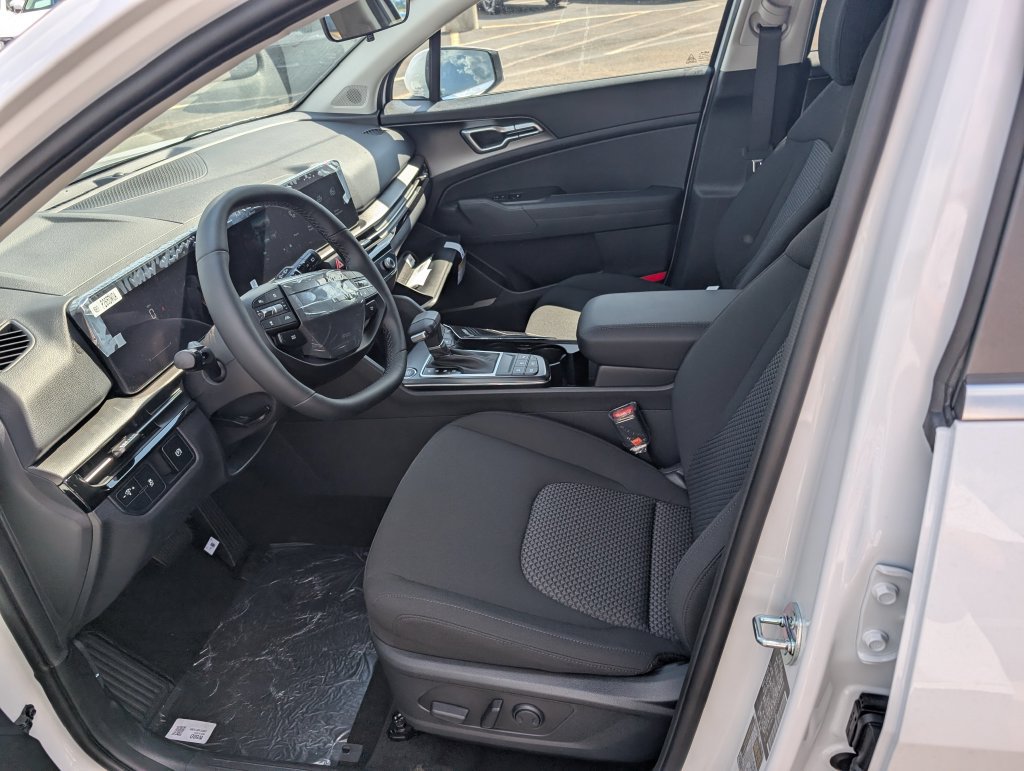 New 2026 Kia Sportage LX w/ LX Convenience Package AWD/4WD image 13