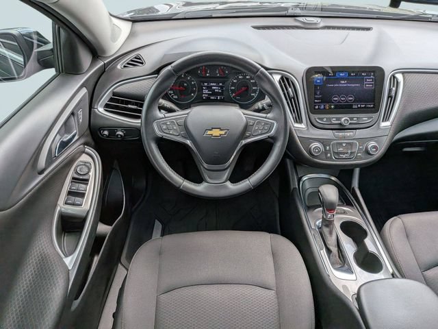 Used 2021 Chevrolet Malibu RS FWD image 14