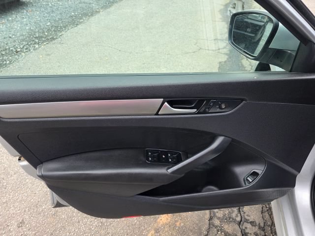 Used 2014 Volkswagen Passat 1.8T S FWD image 11