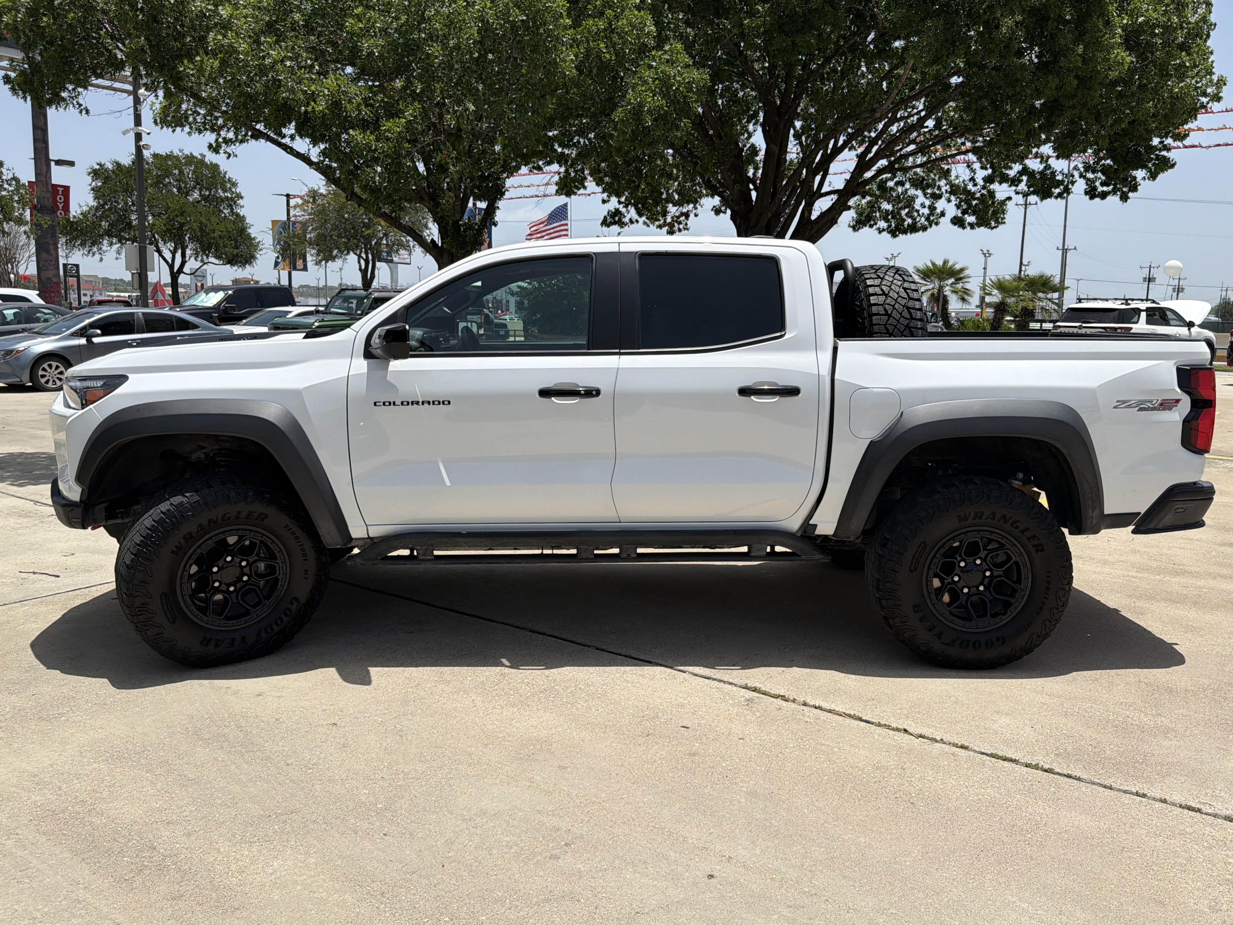 Used 2025 Chevrolet Colorado ZR2 w/ ZR2 Bison Edition AWD/4WD image 12