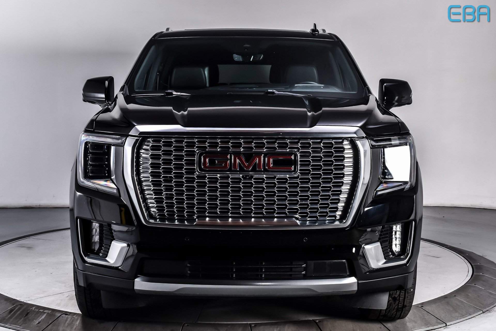 Used 2024 GMC Yukon XL Denali w/ Advanced Technology Package image 3