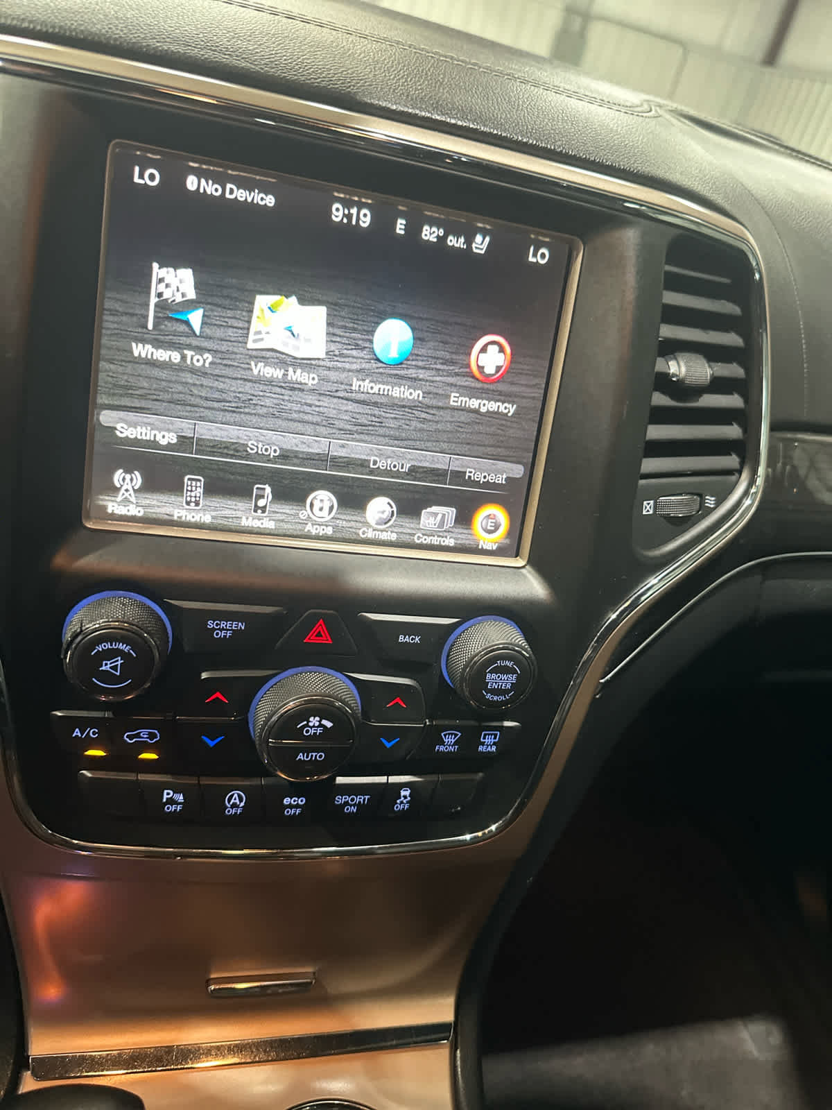 Used 2017 Jeep Grand Cherokee Overland AWD/4WD image 21