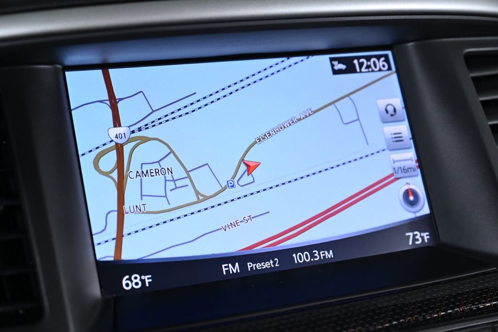 Used 2019 Nissan Pathfinder SL image 16