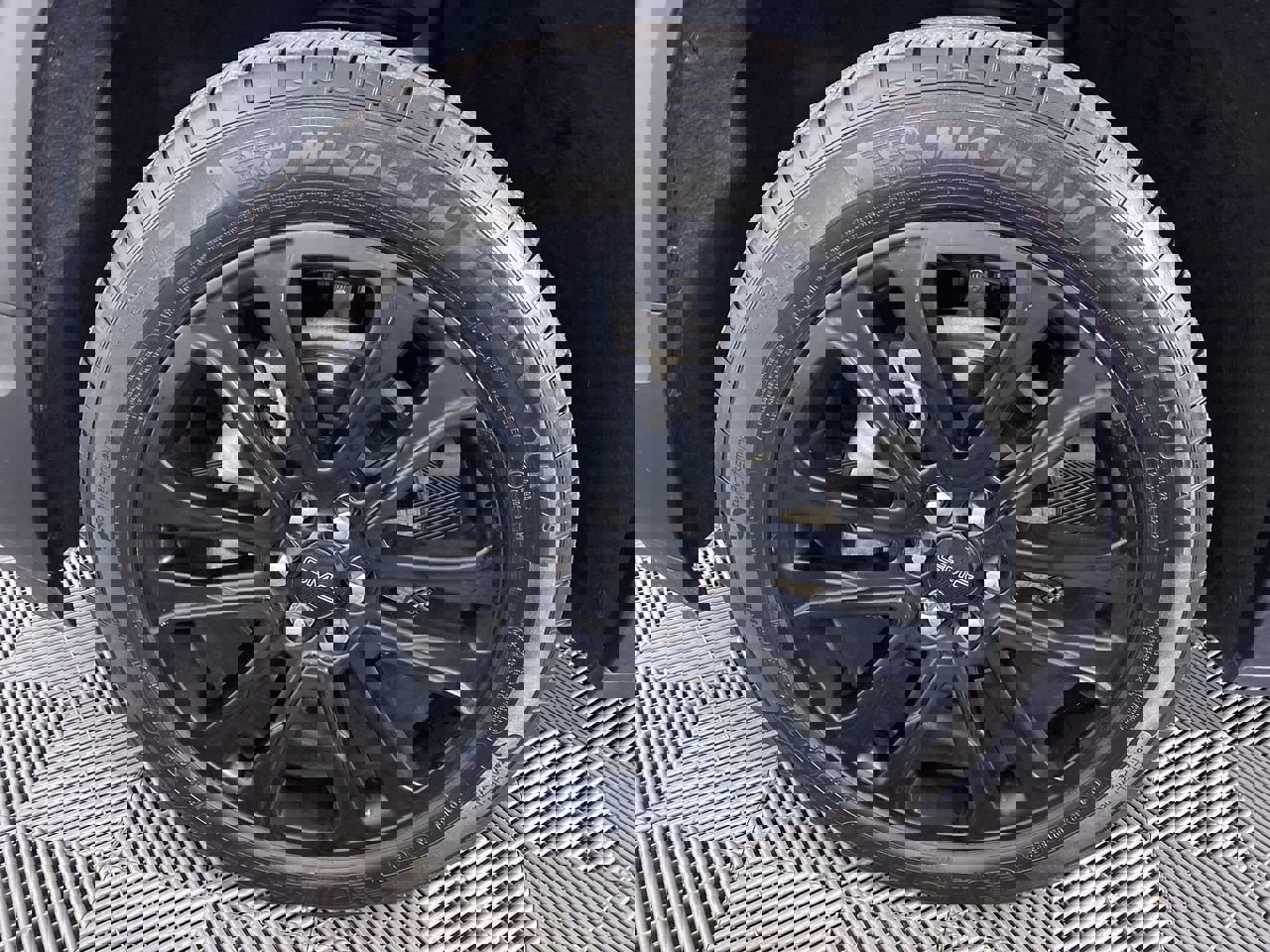 Certified 2023 GMC Acadia SLE w/ Driver Convenience Package FWD image 26