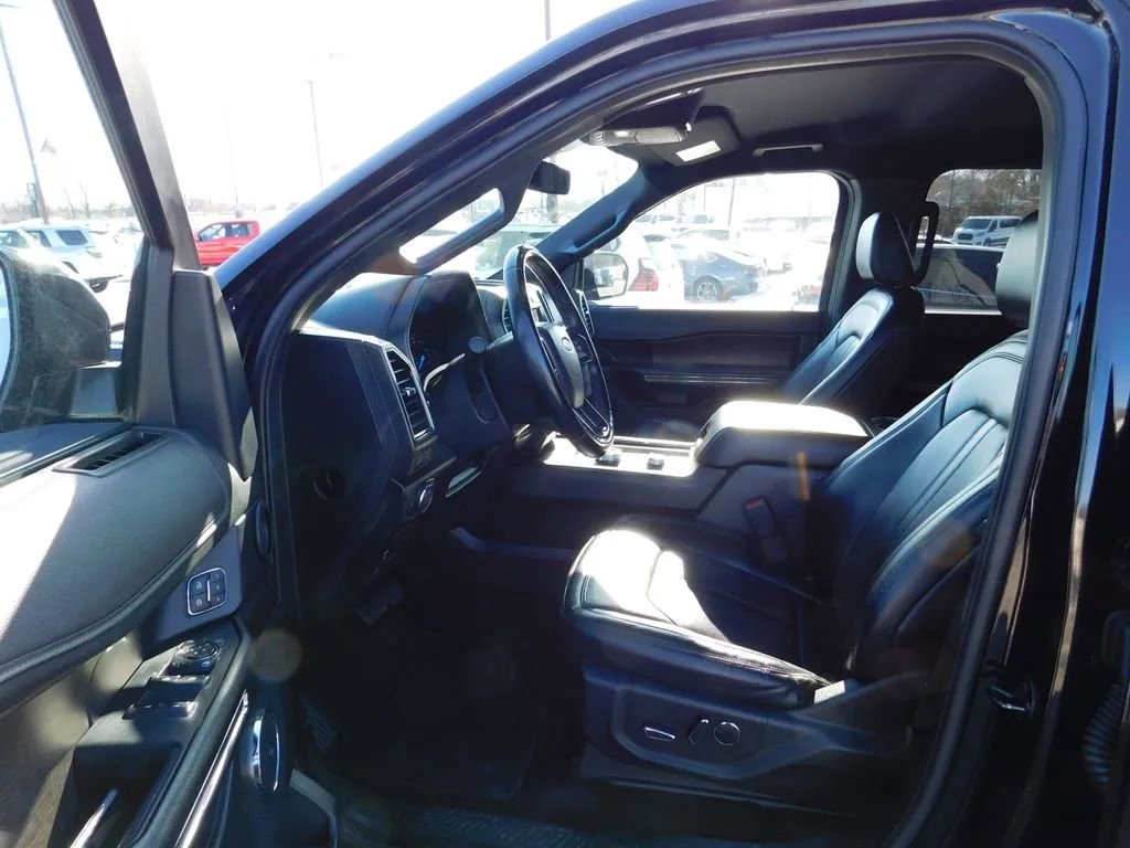 Used 2021 Ford Expedition Limited image 18