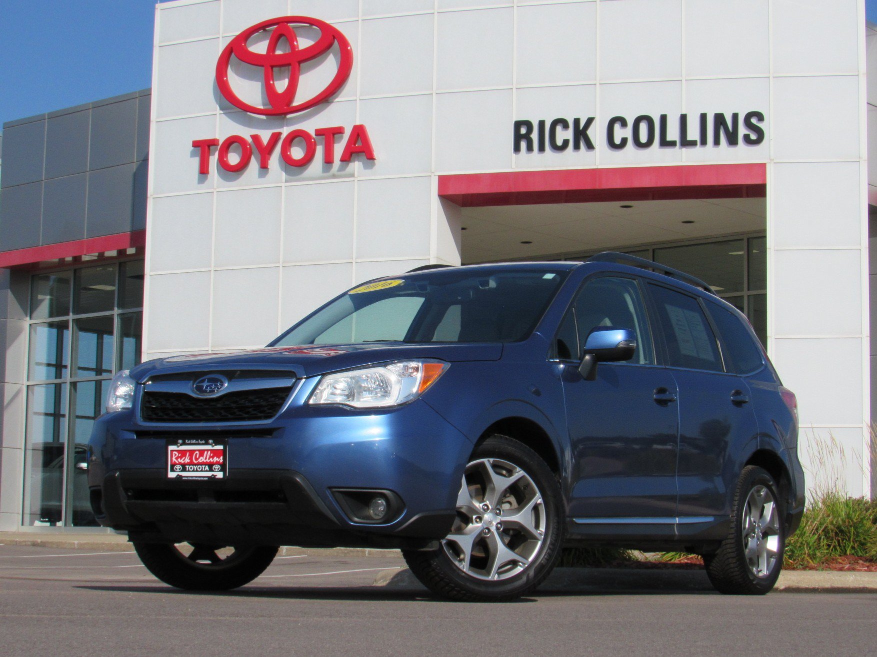 Used 2016 Subaru Forester 2.5i Touring w/ Eyesight & Navigation System