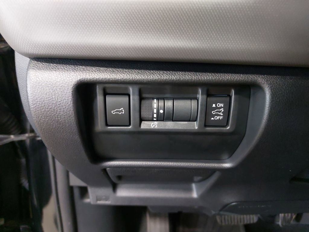 Used 2025 Subaru Forester Sport w/ Popular Package #1 AWD/4WD image 39
