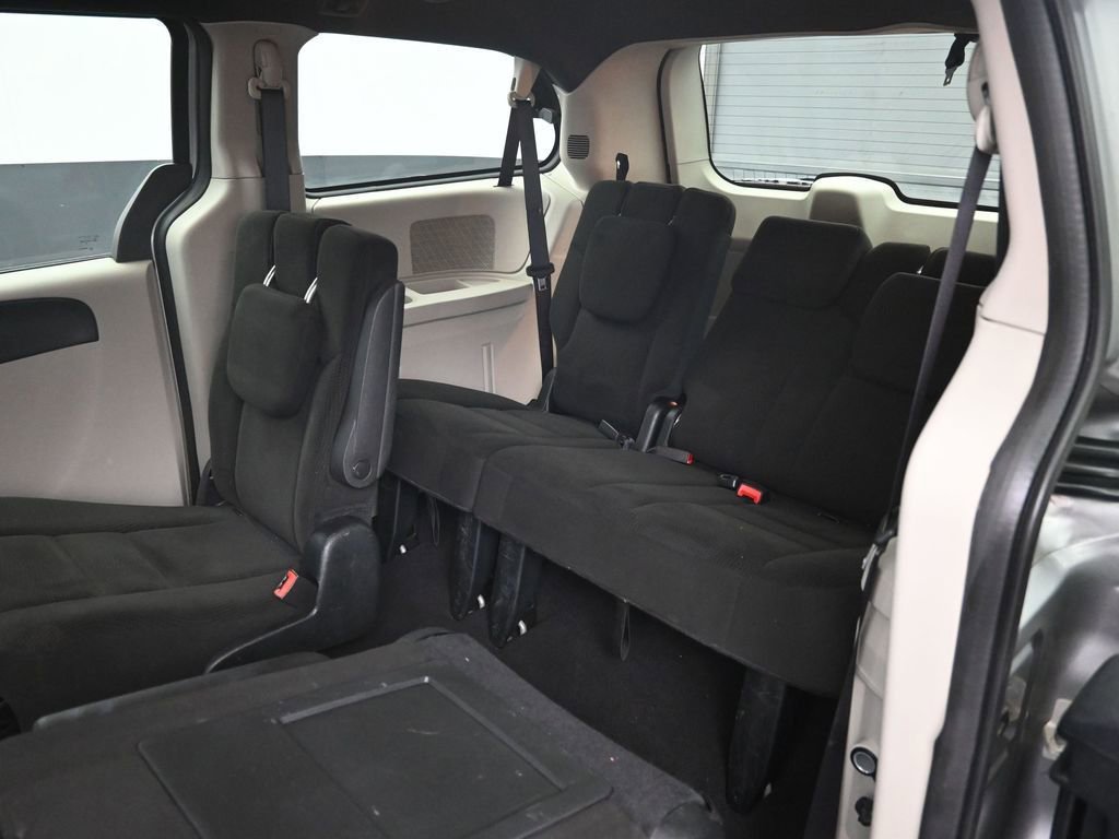 Used 2016 Dodge Grand Caravan SE FWD image 22