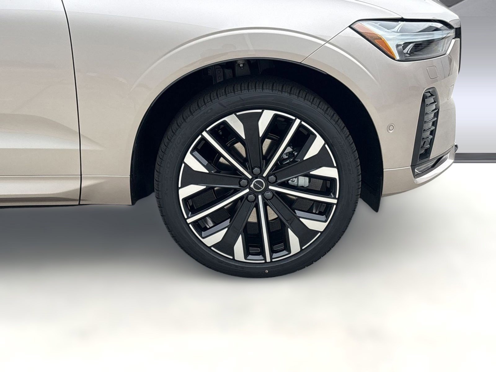 New 2026 Volvo XC60 B5 Ultra w/ Protection Package Premier image 11