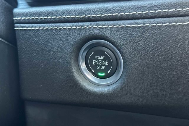 Certified 2025 Cadillac Escalade ESV Premium Luxury image 24