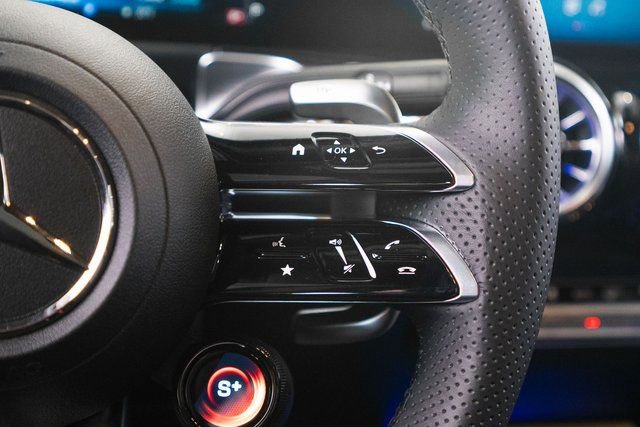 New 2026 Mercedes-Benz GLB 35 AMG 4MATIC image 16