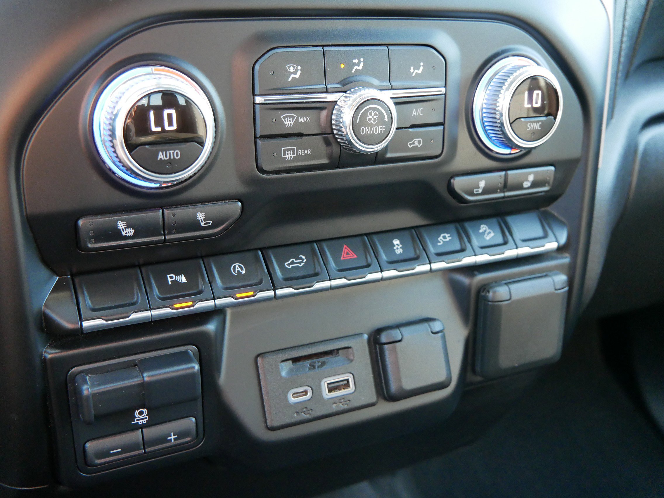 Used 2020 GMC Sierra 1500 SLE w/ SLE Value Package image 19