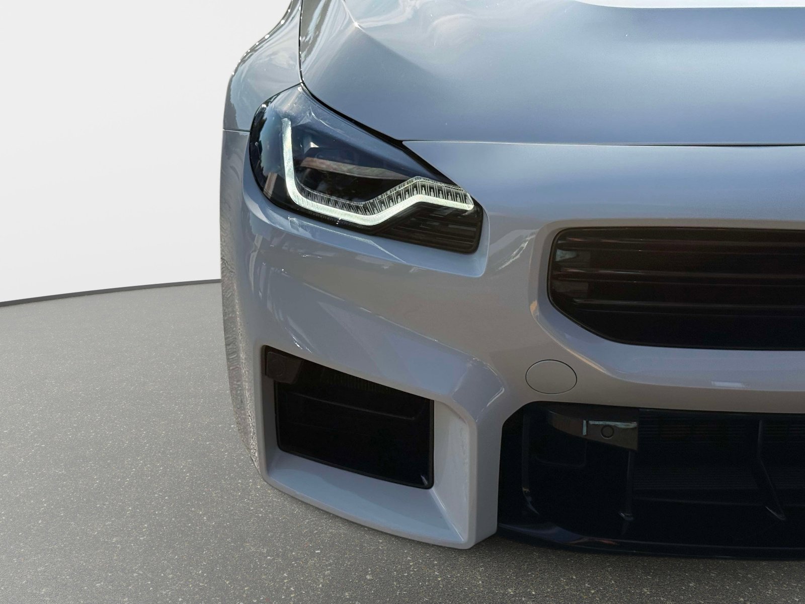 Used 2024 BMW M2 w/ Lighting Package image 8