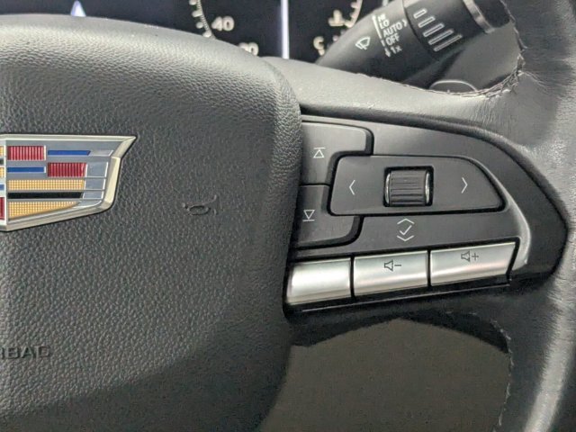 Used 2023 Cadillac XT4 Premium Luxury FWD image 17