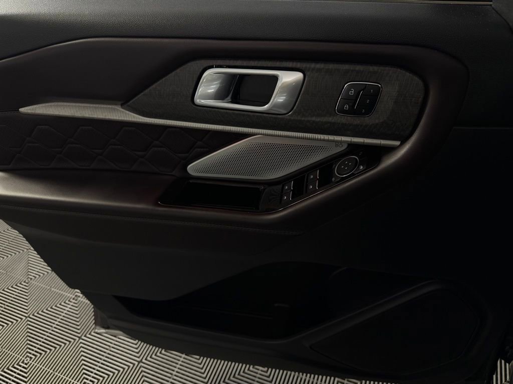 Used 2025 Ford Explorer Platinum w/ LUX Leather Package image 30