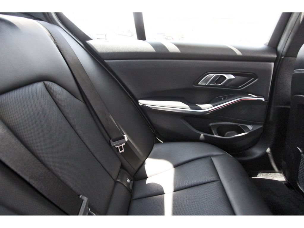 Used 2022 BMW 330i Sedan w/ Driving Assistance Package RWD image 11