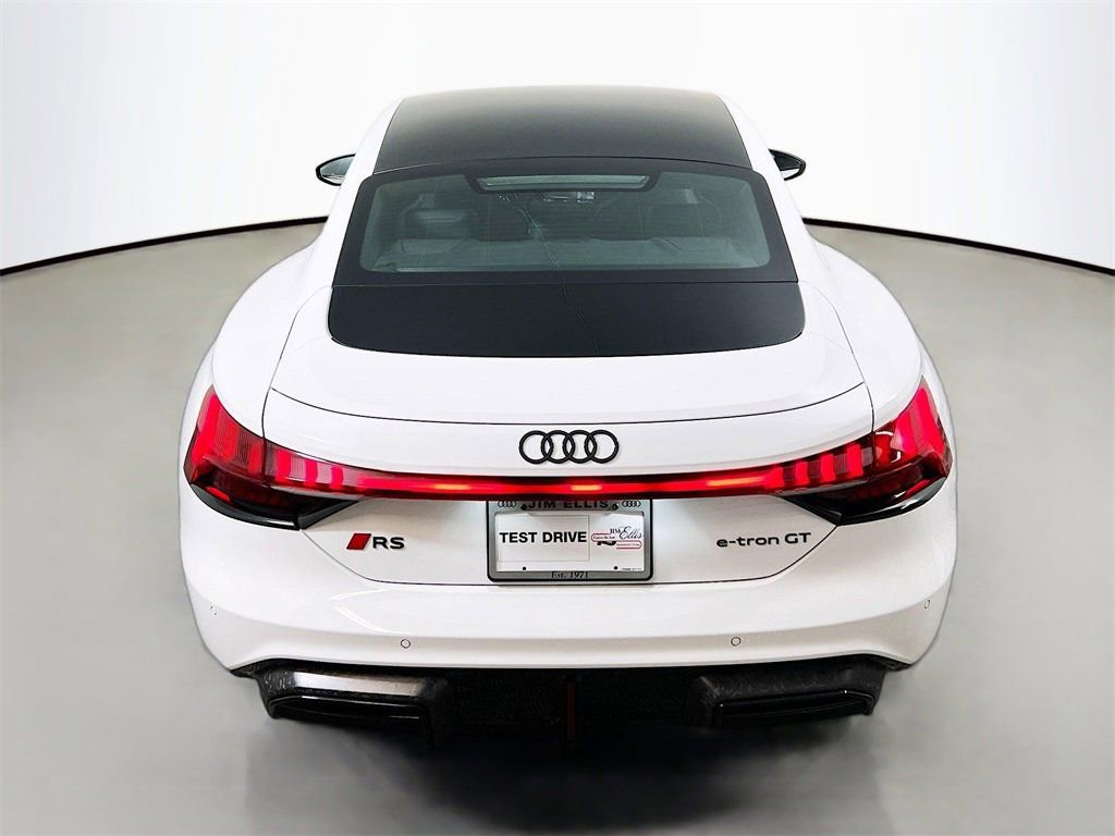 New 2026 Audi RS e-tron GT performance image 6