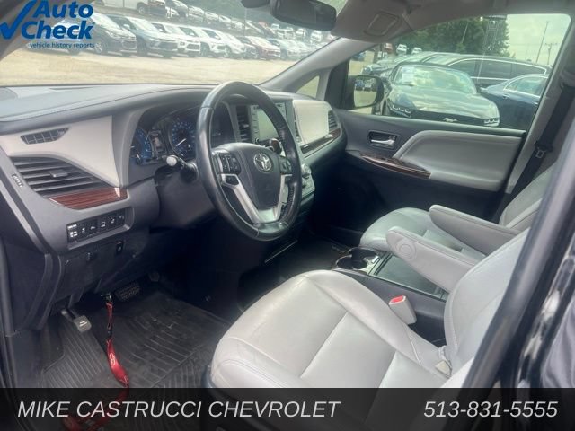 Used 2019 Toyota Sienna Limited Premium AWD/4WD image 3