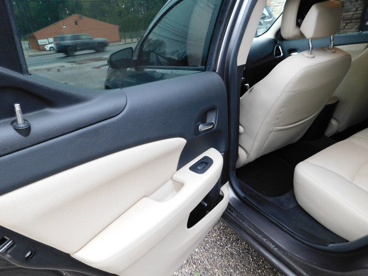 Used 2014 Dodge Avenger SE w/ Quick Order Package 27Z SE V6 FWD image 15