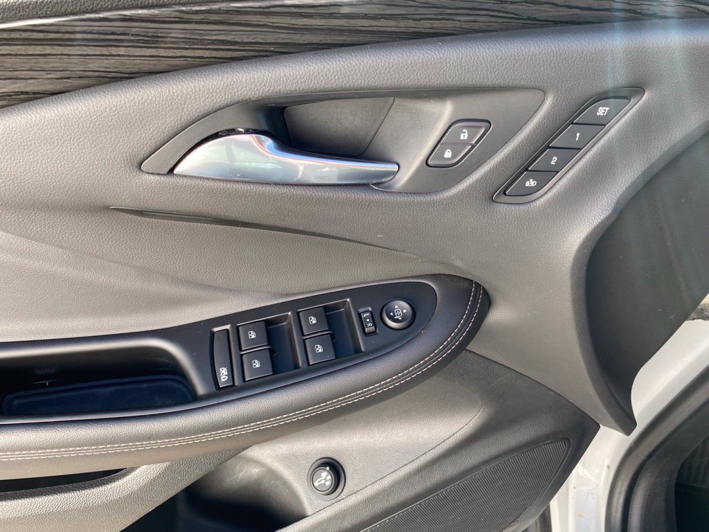 Used 2018 Buick Envision Essence FWD image 26