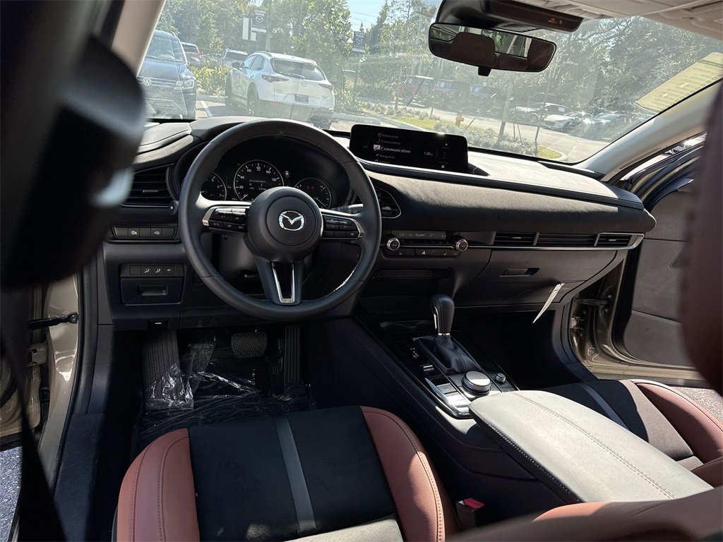 New 2024 MAZDA CX-30 Carbon image 36