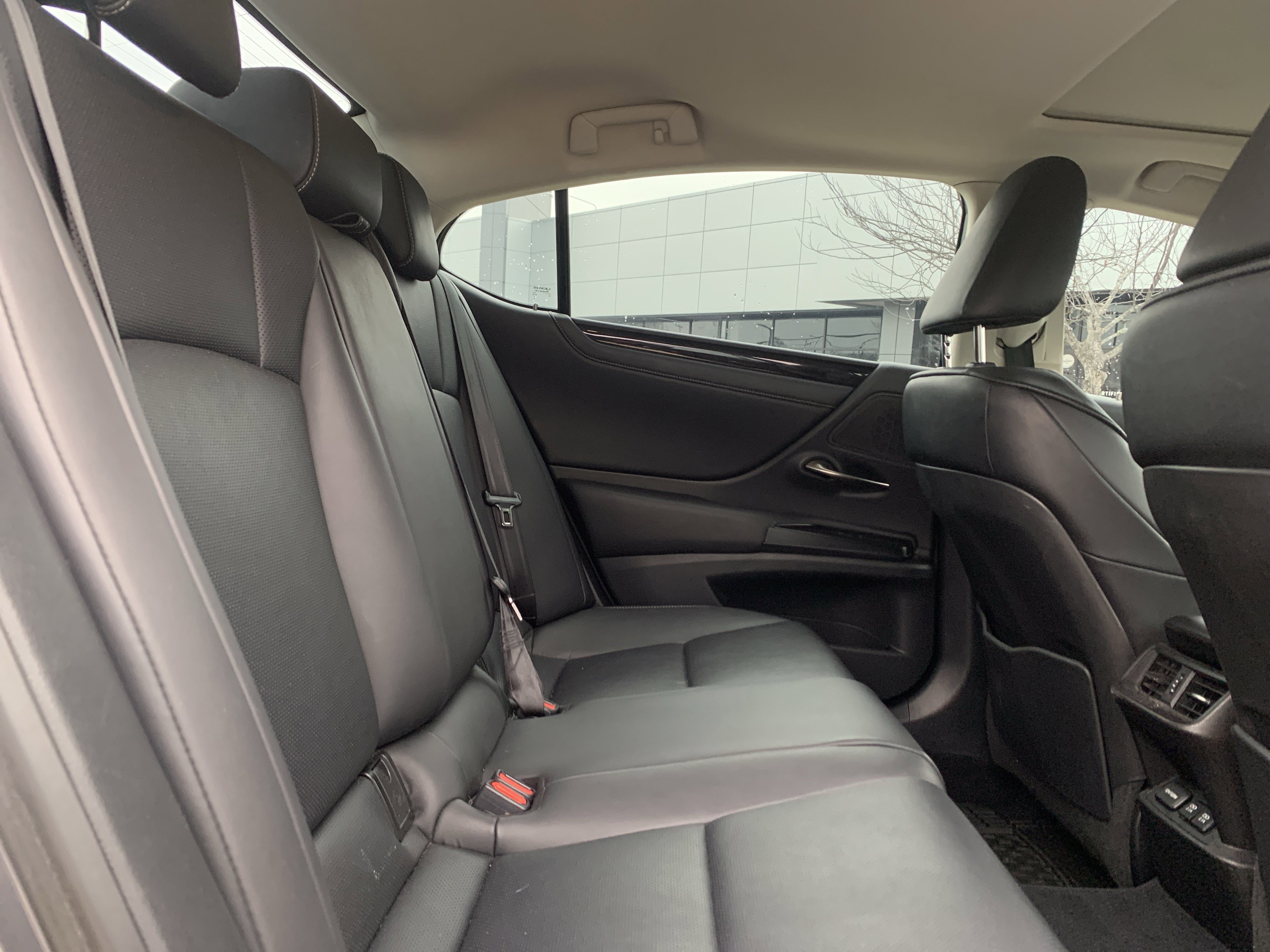 Used 2020 Lexus ES 350 w/ Premium Package image 32