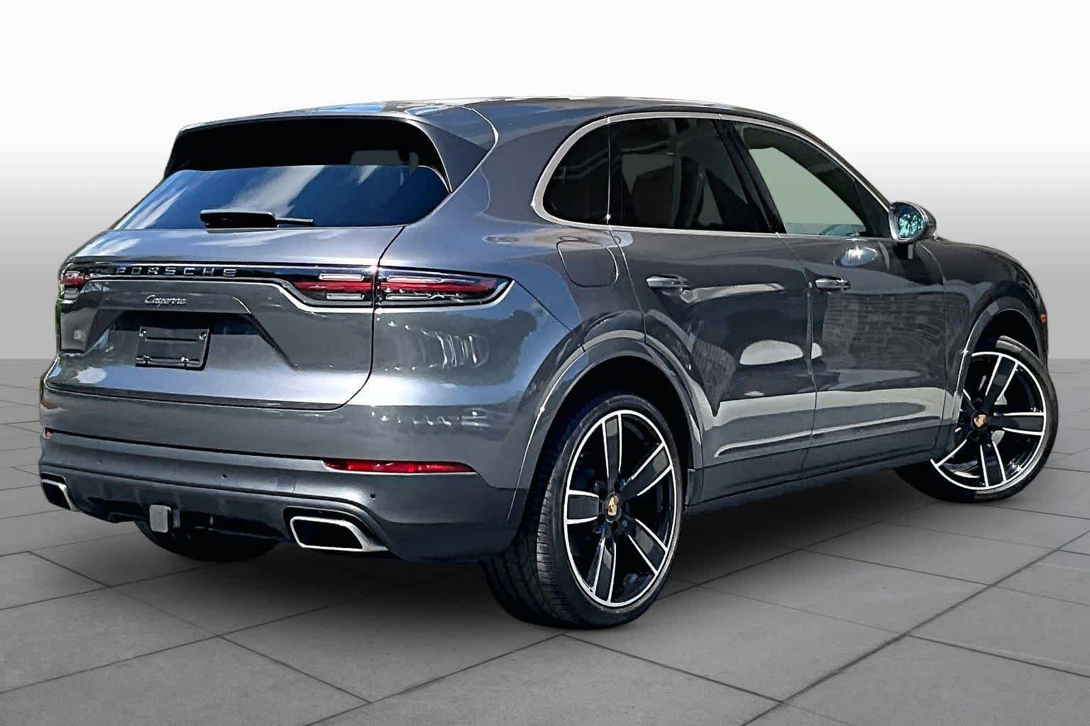 Used 2023 Porsche Cayenne Platinum Edition AWD/4WD image 12