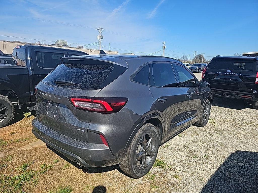 Used 2023 Ford Escape ST-Line w/ Tech Pack #1 image 8