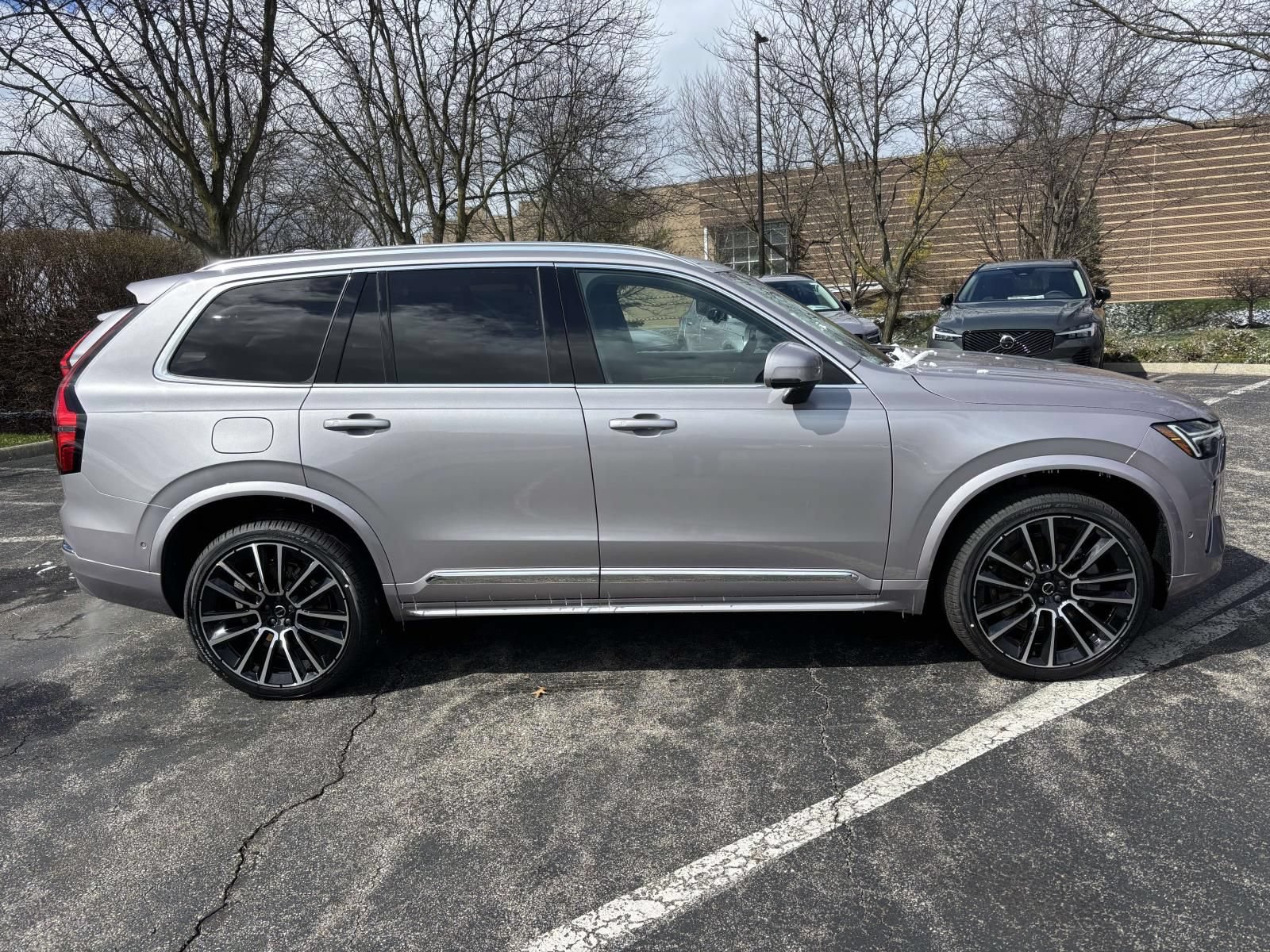 New 2026 Volvo XC90 B6 Plus w/ Protection Package Premier AWD/4WD image 4