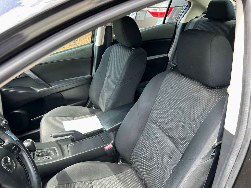 Used 2013 MAZDA MAZDA3 i Sport FWD image 9
