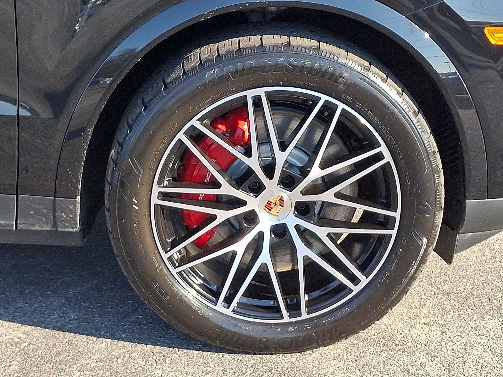 Used 2025 Porsche Cayenne S image 8