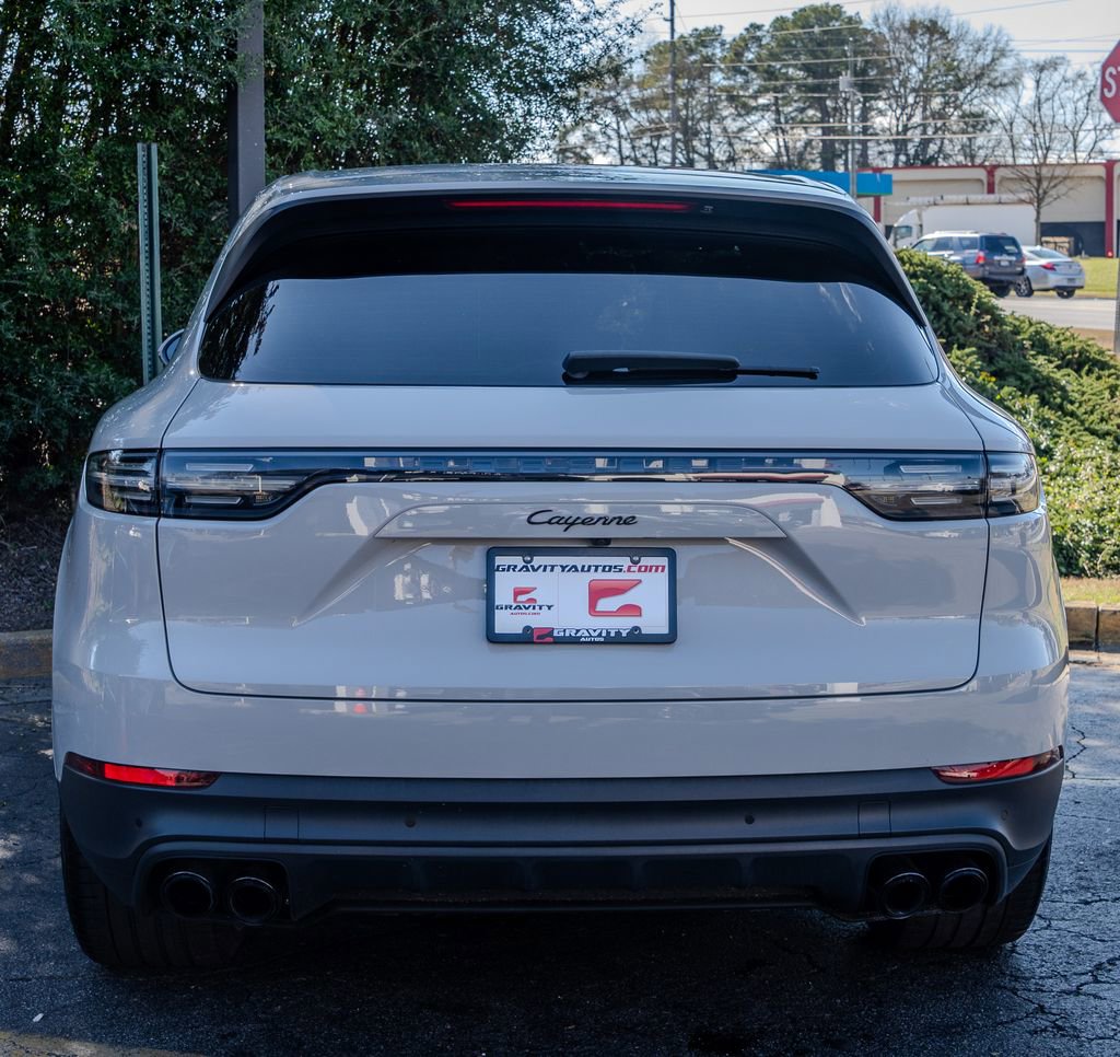 Used 2022 Porsche Cayenne Platinum Edition image 25