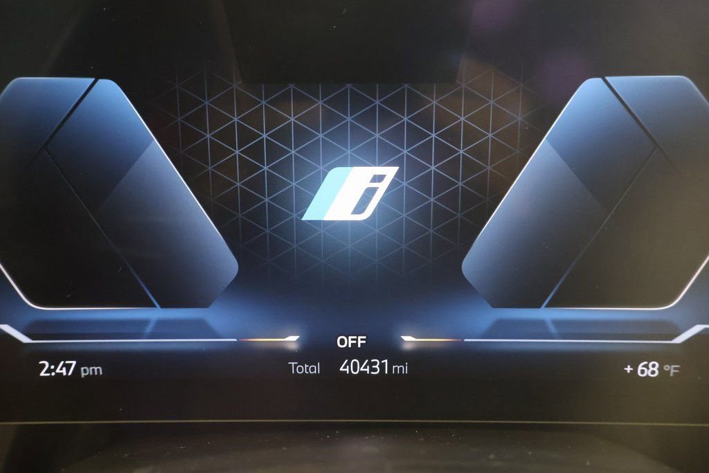 Used 2024 BMW iX xDrive50 w/ Premium Package image 16