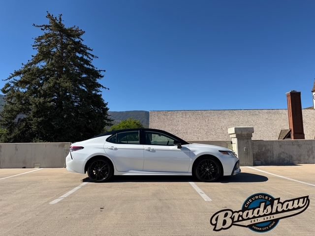 Used 2023 Toyota Camry XSE FWD image 4