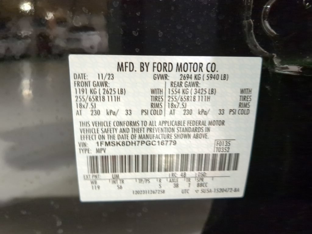 Used 2023 Ford Explorer XLT w/ Equipment Group 202A AWD/4WD image 17